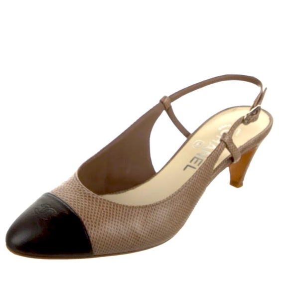 ⭐️⭐️Forever Classic CHANEL
2011 Interlocking CC Logo Slingback Pumps
Siz… - Picture 3 of 17